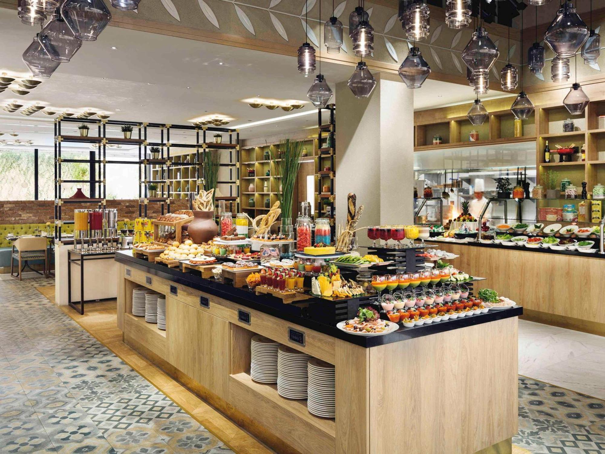 Hotel Moevenpick Tahlia 5*