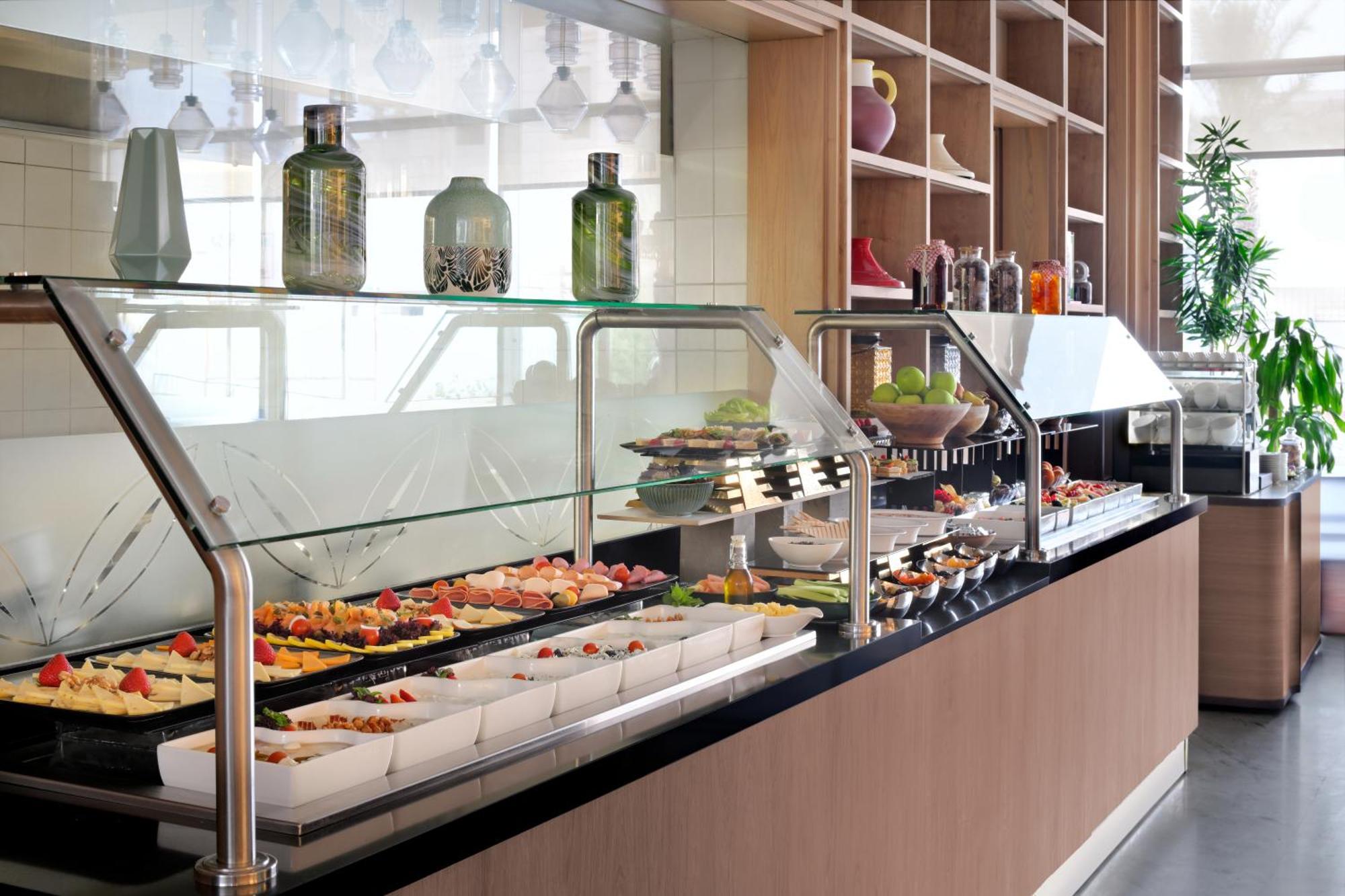 Moevenpick Tahlia Hotel 5*